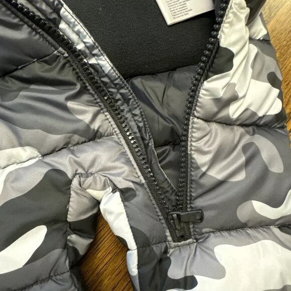 Michael Kors Black Camo Puffer Infant Snowsuit Size 0-6 Months - Picture 5 of 7